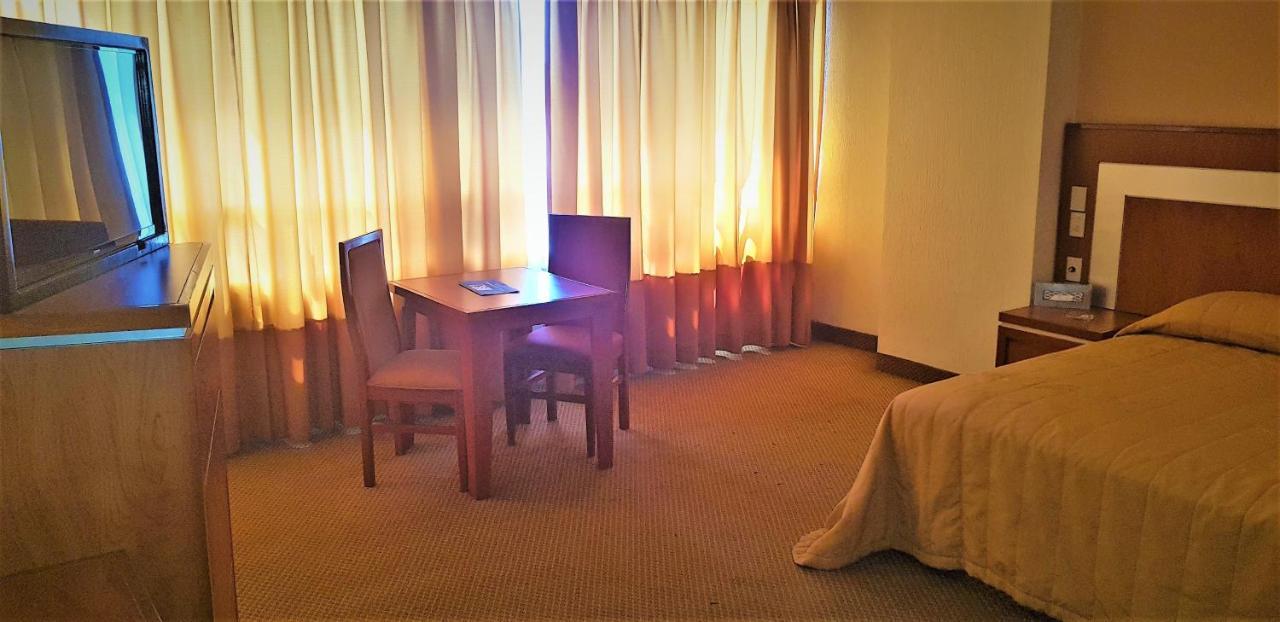 Hotel Finisterre メキシコシティ エクステリア 写真