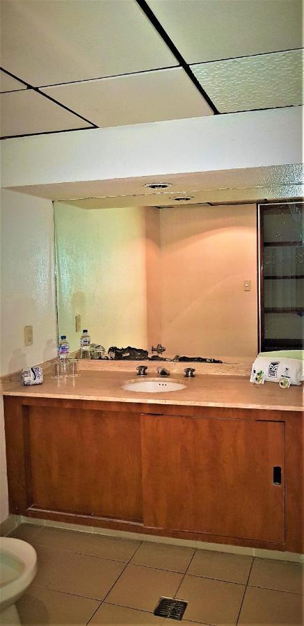 Hotel Finisterre メキシコシティ エクステリア 写真
