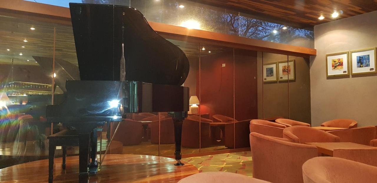 Hotel Finisterre メキシコシティ エクステリア 写真